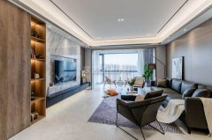 是每个家庭正在拆修前的沉点考目